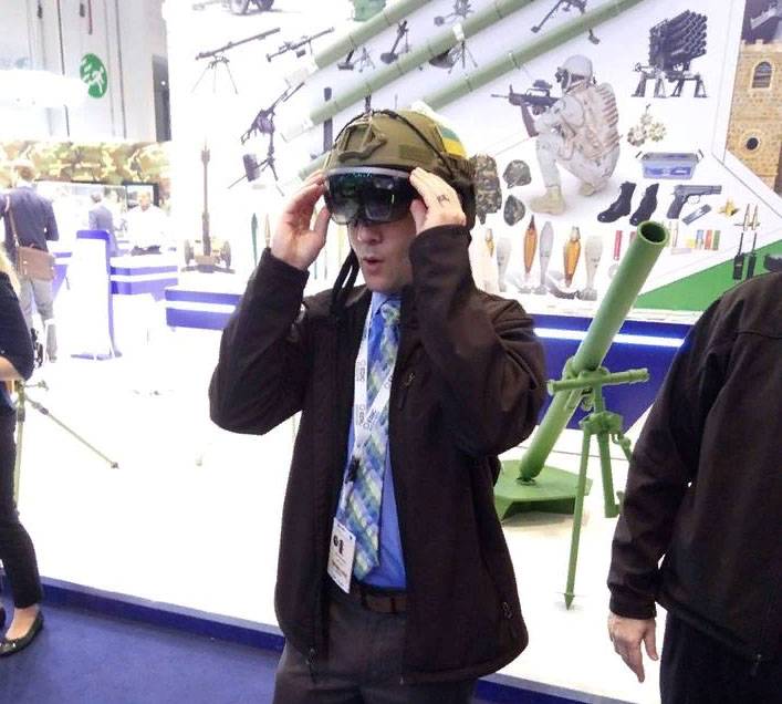 Украинская Limpid Armor на IDEX-2019 представила шлем дополненной реальности