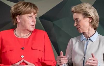 Меркель не хочет, чтобы немецкие моряки плакали, стоя на коленях