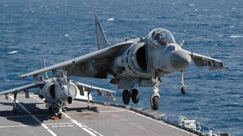 В США принято решение продлить срок эксплуатации самолётов AV-8B Harrier II