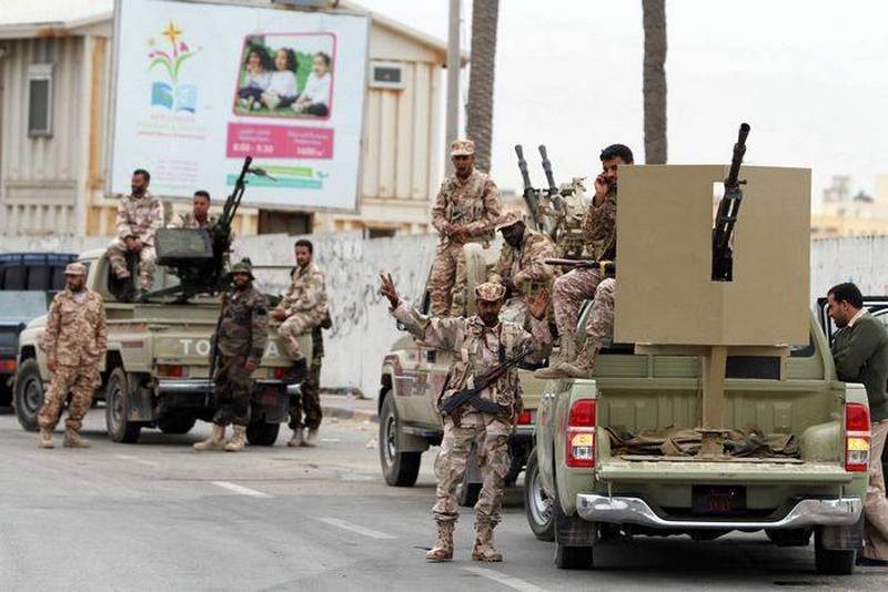 Армия Хафтара захватила военную базу у Триполи и продолжает сжимать кольцо