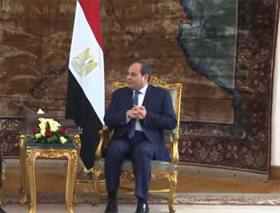Каир сообщил Вашингтону об отказе от участия в "арабском НАТО"