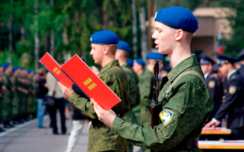 Владимир Путин заявил о постепенном уходе от армии по призыву