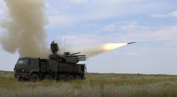 В Индии обеспокоены желанием Пакистана купить "Панцирь" и Т-90 у России