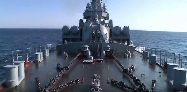 Ракетный крейсер "Москва" поставлен на стенд размагничивания