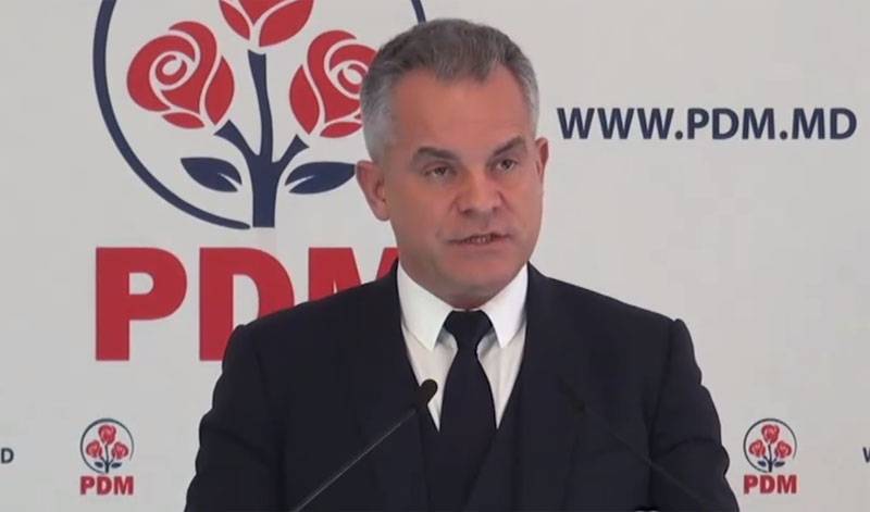 Главный оппонент президента Молдавии олигарх Плахотнюк покинул страну