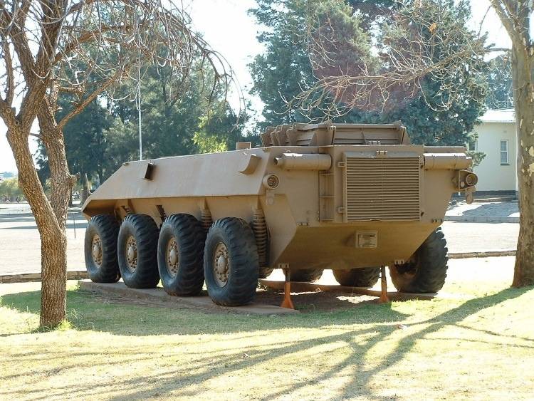 Южноафриканский колёсный танк Rooikat