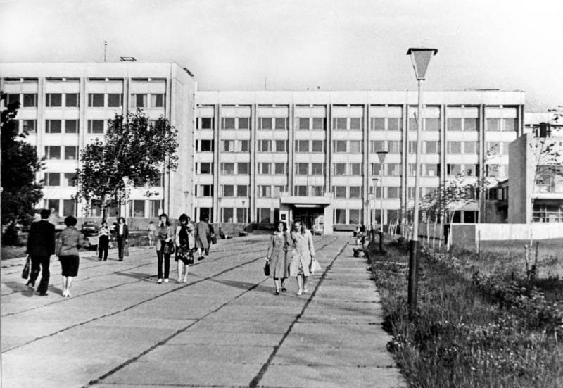 Аспирантура в СССР: обеды в Ульяновском обкоме