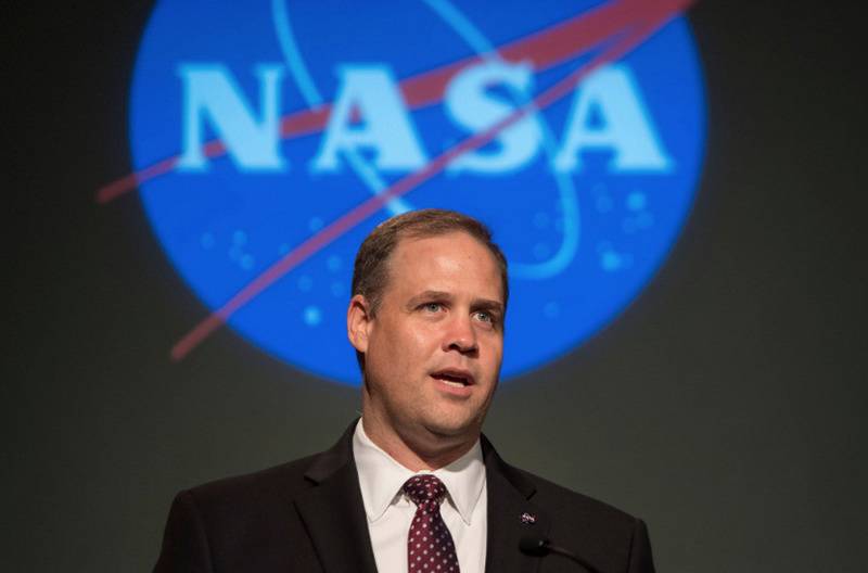 Глава NASA пояснил, почему астронавты США еще не высадились на Луне и Марсе