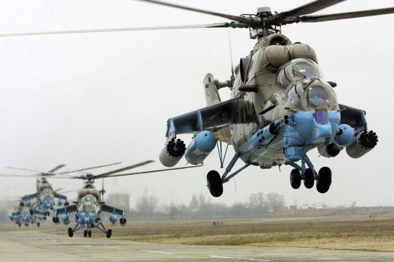 Четыре ударных Ми-24П пополнили состав бригады армейской авиации ЦВО