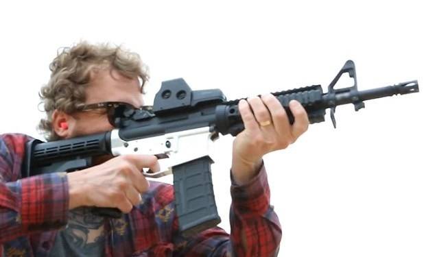 AR-15: «opужиe-пpизpaк»