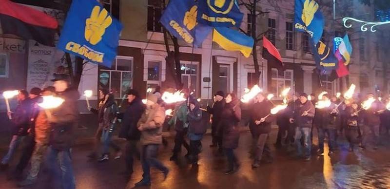 Бандеровцы идут: В Киеве состоялся марш ко дню рождения Бандеры