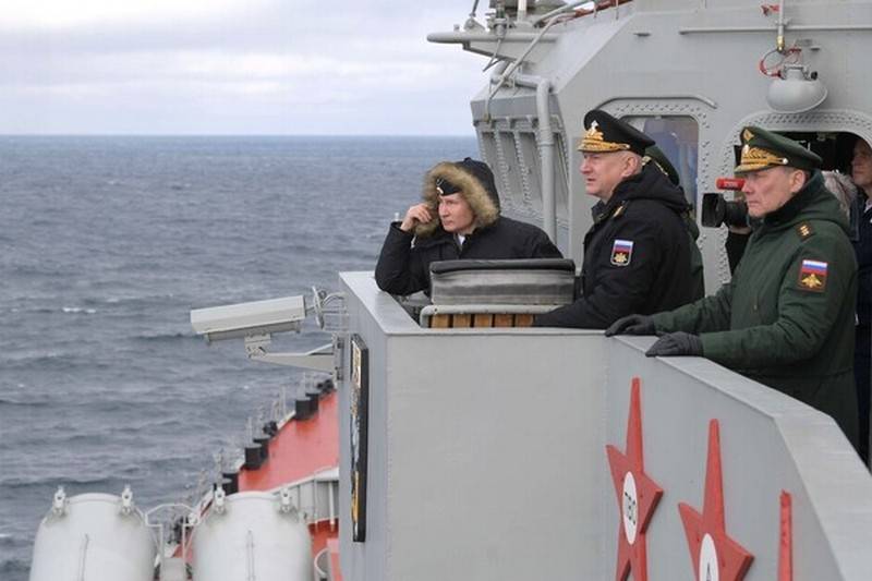 В Сети высмеяли украинского «эксперта» за слова об отсутствии у России надводного флота