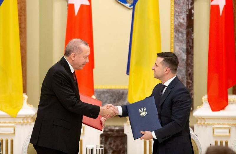 Турция выделит средства на военную помощь Украине