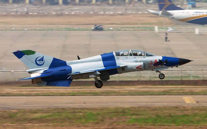 Китайский «Горный орёл» стал морским: учебный самолёт JL-9 Mountain Eagle адаптирован для авианосцев