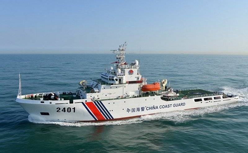 Корабль Береговой охраны Китая потопил вьетнамскую шхуну у спорных островов