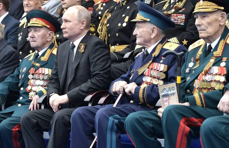 Ветеранские организации обратились к Путину с просьбой о переносе парада Победы