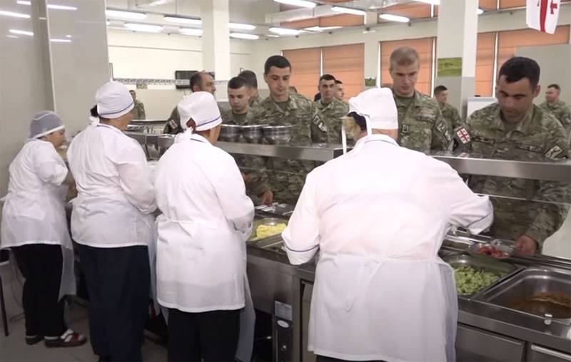 В Грузии шеф-повара ресторанов помогут разнообразить меню в армейских столовых