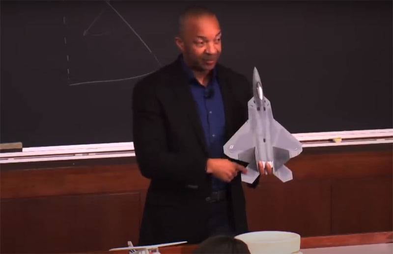 «Замечательный уровень автоматизации»: лекция лётчика ВВС США о пилотировании F-22