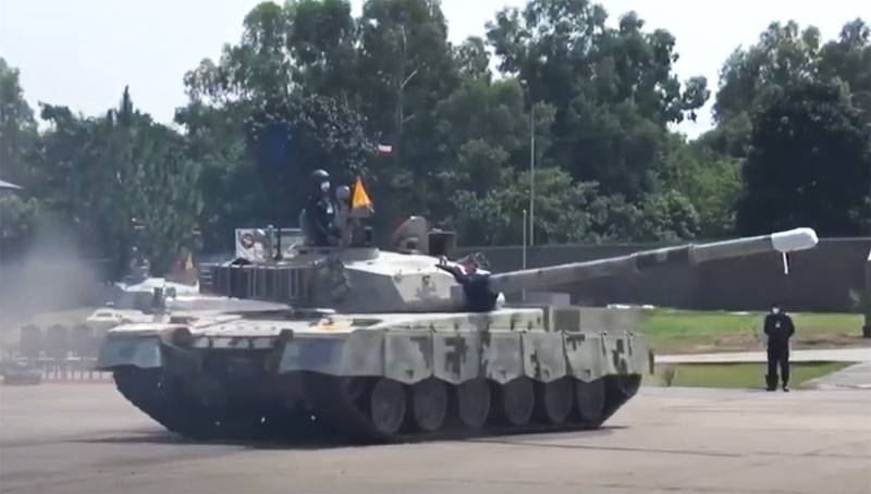 «Могут сыграть решающую роль в военном конфликте»: армия Пакистана получила новые танки «Аль-Халид-1»