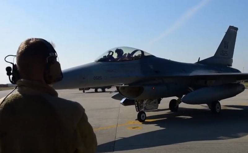 США перебрасывают часть истребителей F-16 из Германии в Италию