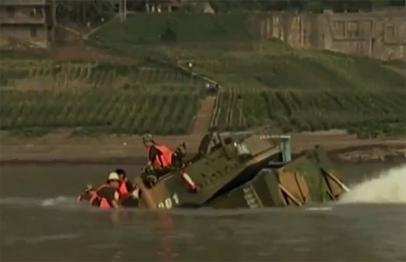 Как лёгкий плавающий китайский танк утонул во время испытаний: о видео вспомнили на Тайване