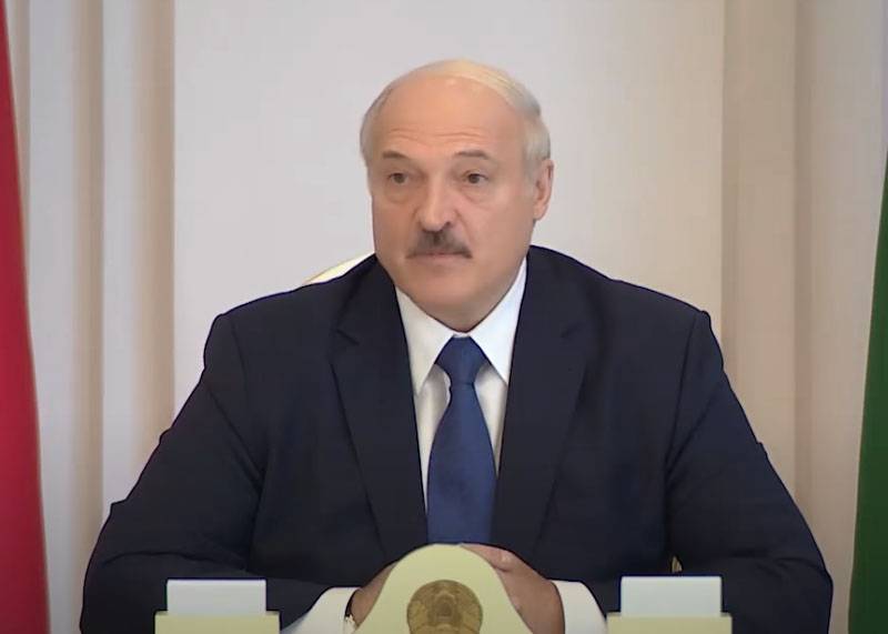 «Портфелей не хватит, а мётлы и лопаты у нас есть»: Лукашенко обратился к координационному совету оппозиции