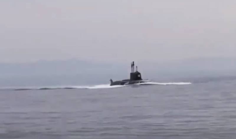 В сети обсуждается ситуация со всплытием субмарины ВМФ России неподалёку от Аляски