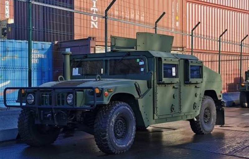 «Внедорожники Humvee»: В Одессу прибыла очередная партия американской военной помощи