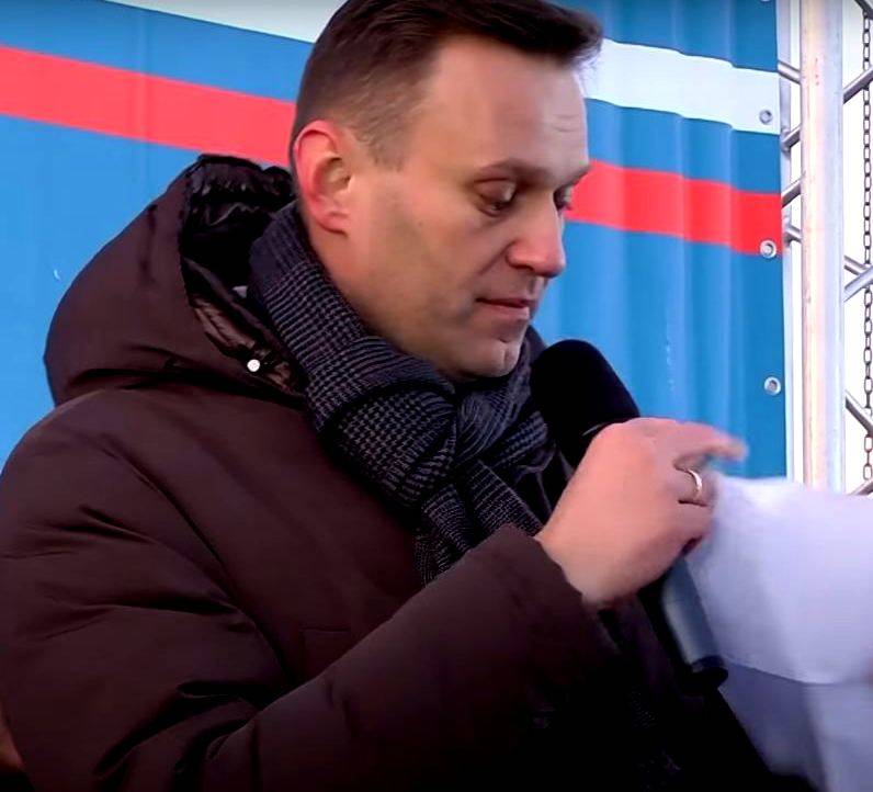 «Живой он им не нужен»: кто «умрёт» Навального и с какой целью