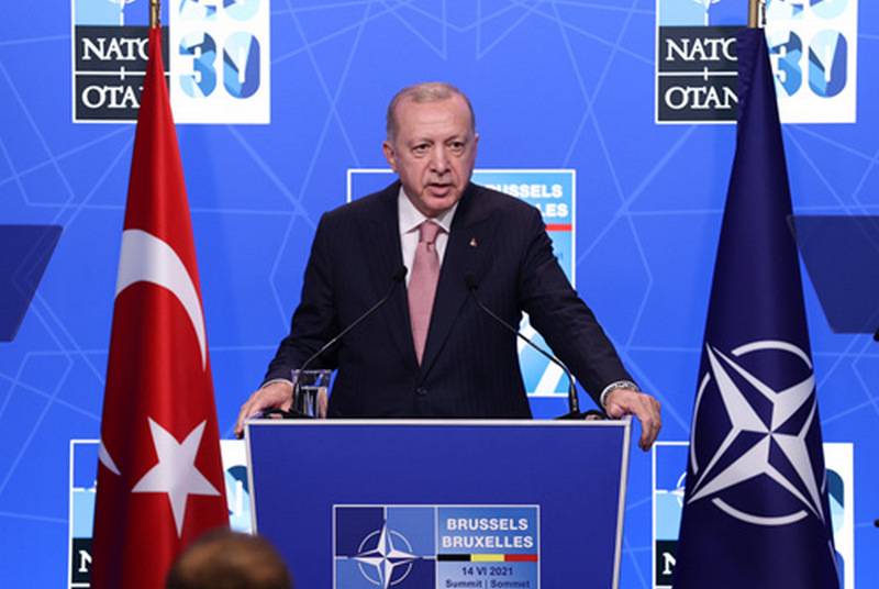 «Позиция Турции по российской С-400 неизменна»: Эрдоган подвёл итоги встречи с Байденом