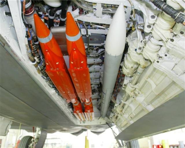 Boeing LRAAM: концепт ракеты «воздух-воздух» для замены AMRAAM