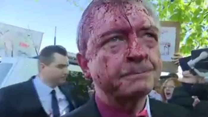 «Это не кровь, а сироп, символизирующий инсценировку – как в Буче»: российский посол в Варшаве ответил польскому журналисту