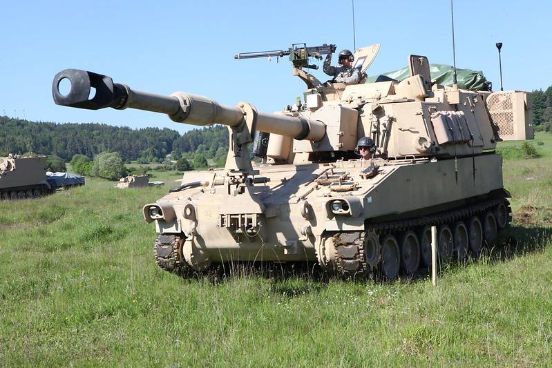 Министр обороны Украины сообщил о поставке американских САУ М109 калибра 155 мм