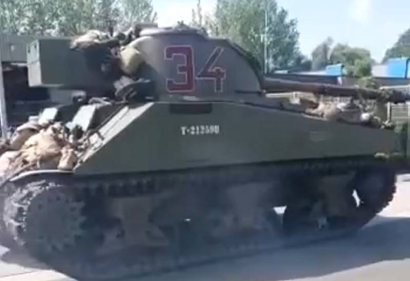 Протестующие в Нидерландах фермеры выкатили танк «Шерман»