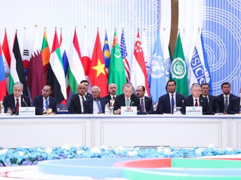 Неделя среднеазиатских саммитов: фонтан прорвавшихся проблем