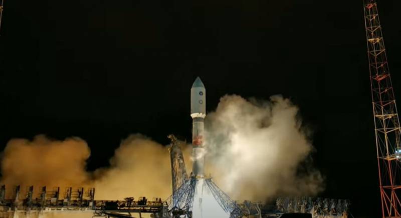 Ракета с двумя военными спутниками успешно стартовала с космодрома Плесецк