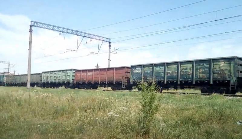 Из-за остановившихся железнодорожных составов на Украине из депо выводятся резервные тепловозы