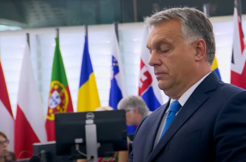 Премьер-министр Венгрии Орбан предупредил о рисках дальнейшего втягивания Европы в украинский конфликт