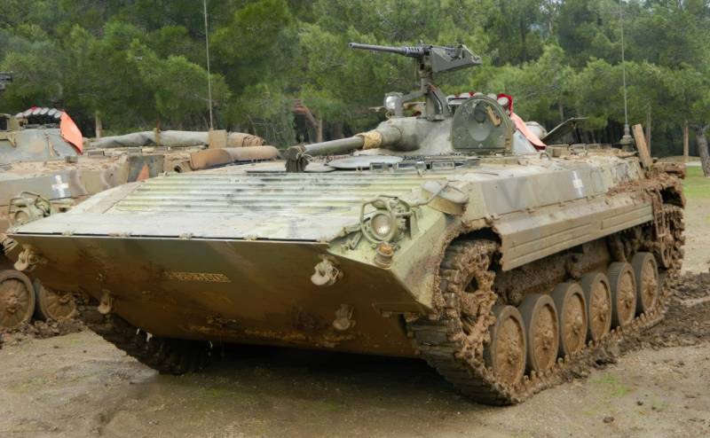 Греция передает Украине партию BMP-1P на фоне визита в Киев президента и министра обороны страны