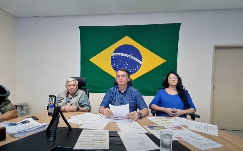 Politico: Проигравший на выборах президент Бразилии Болсонару решил оспорить их результаты
