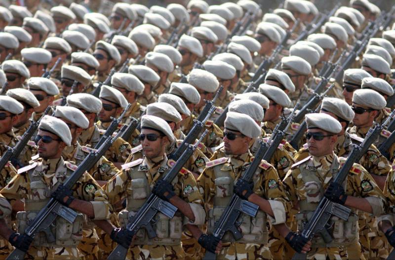 Главком иранской армии: Даже называющие себя сверхдержавами страны не осмелятся напасть на Иран
