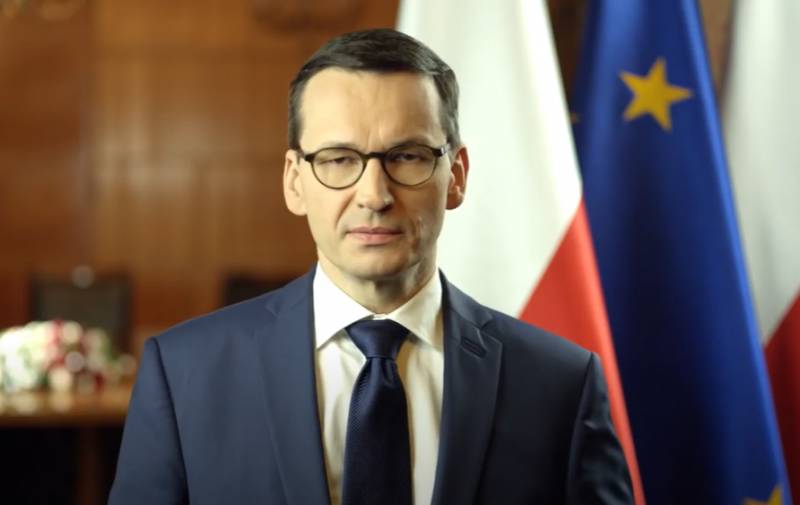 Польский премьер: Прошу граждан сохранять спокойствие и помнить, что Польша - часть самого сильного блока в мире