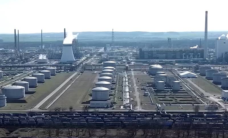 В правительстве Германии заявили о «деликатных переговорах» с Казахстаном по поставкам нефти