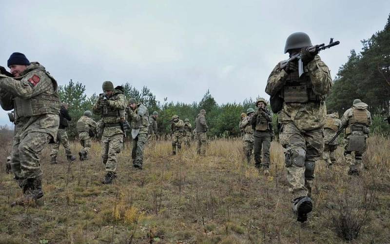 Министр обороны Украины: Военная активность зимой замедлится, что выгодно для обеих сторон
