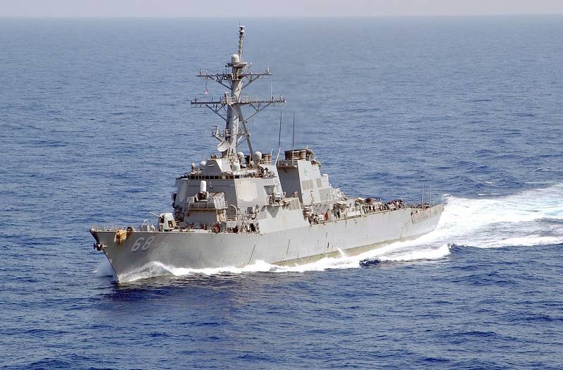 Американские ВМС применили лазеры против катера КСИР Ирана в Ормузском проливе