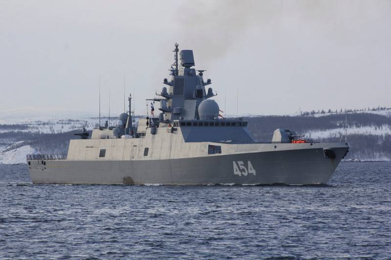 Фрегат «Адмирал Горшков» завершил межфлотский переход и прибыл на Северный флот