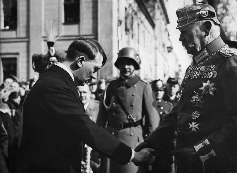 СВР России: В 1933 году Гитлер планировал устроить переворот в СССР
