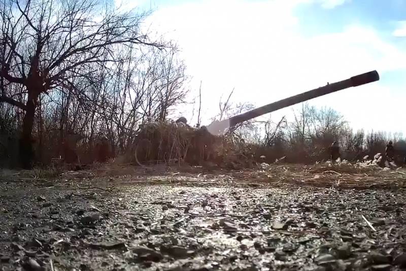 Точным ударом расчёт орудия МТ-12 «Рапира» уничтожил склад боеприпасов ВСУ под Дзержинском