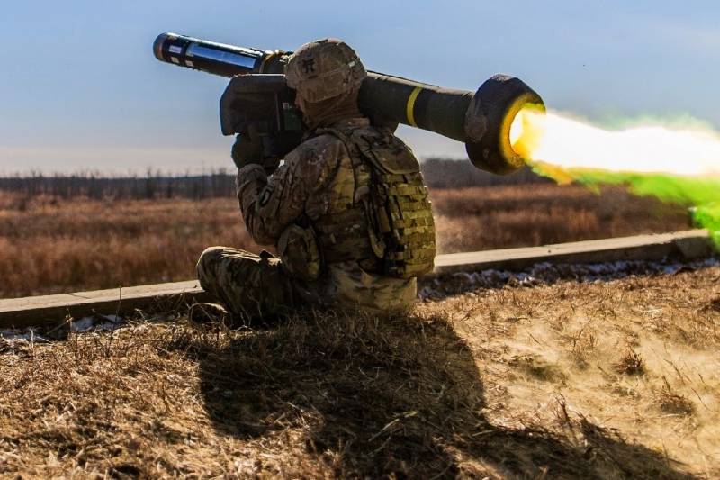 Пресса США: Вашингтон начал оказывать военную поддержку Украине еще в 2014 году