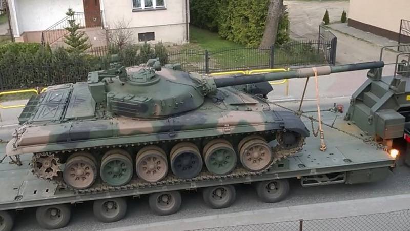 Транспортировка танка Т-72М1. Источник: bmpd.livejournal.com